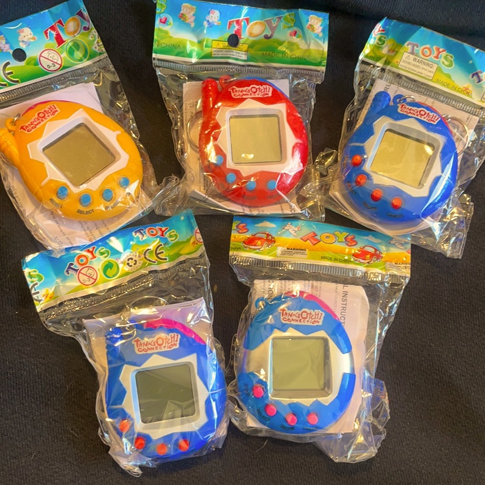 🥰 BRAND NEW IN PACKAGE TAMAGOTCHI 🥰
